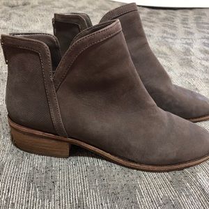 Gianni Bini size 8 Women’s Ankle Boots